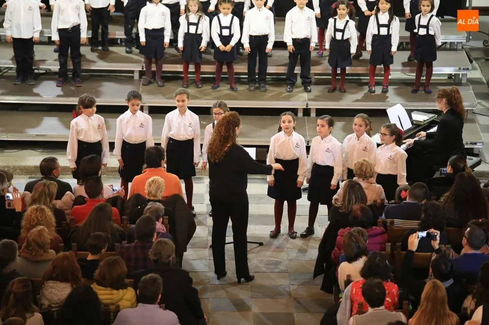 Foto 5 - El Coro Ciudad de Salamanca pone el broche final al ciclo de Navidad Polif&oacute;nica  