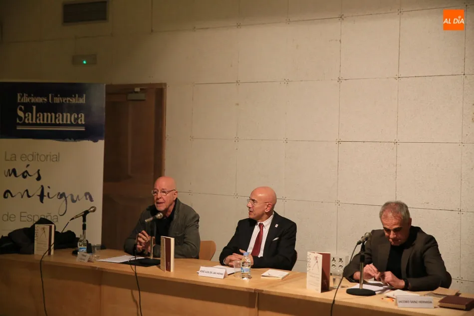 Foto 4 - Sesi&oacute;n literaria en las Conchas con&nbsp;la antolog&iacute;a&nbsp;de Pedro Ladr&oacute;n de Guevara  