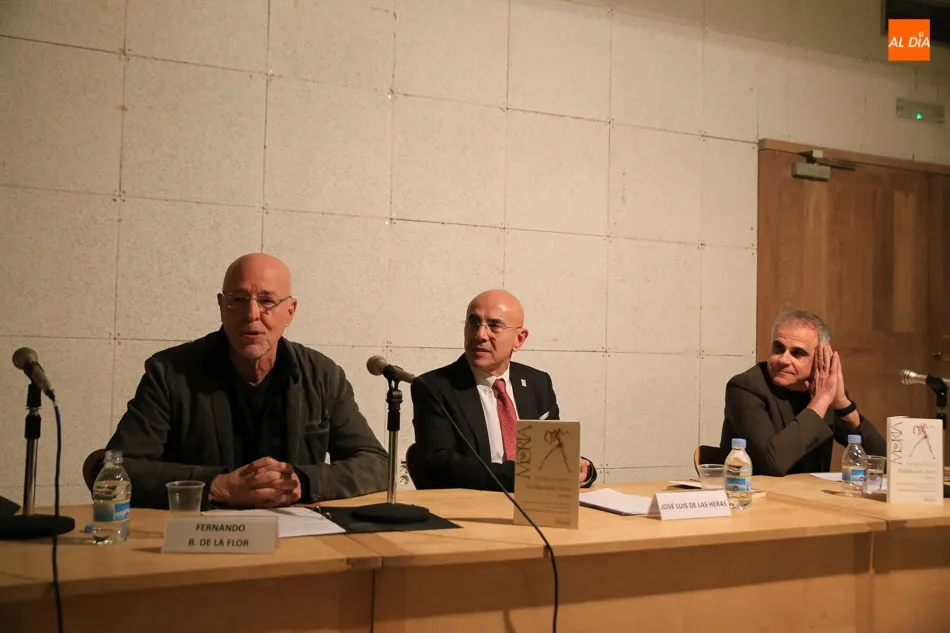 Foto 2 - Sesi&oacute;n literaria en las Conchas con&nbsp;la antolog&iacute;a&nbsp;de Pedro Ladr&oacute;n de Guevara  