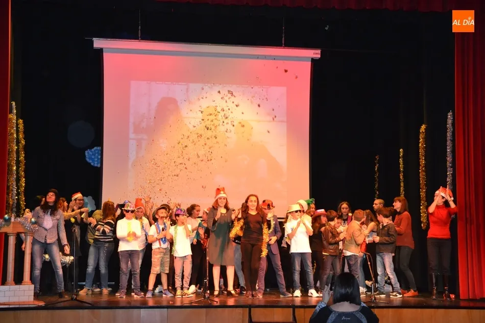 Foto 5 - Mucha m&uacute;sica en las funciones de Misioneras-Santa Teresa, incluido un &lsquo;Villancicovisi&oacute;n&rsquo;  
