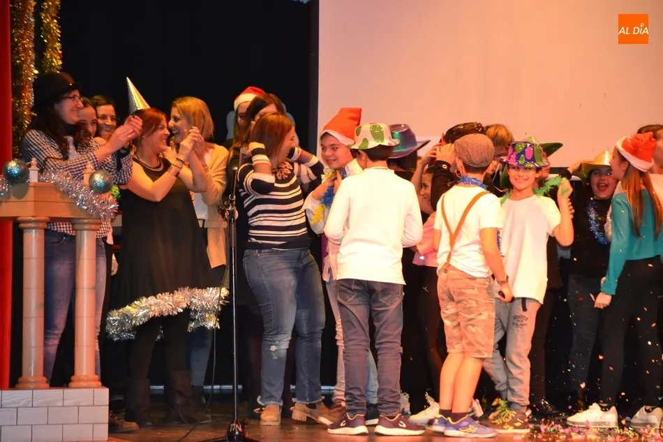 Foto 3 - Mucha m&uacute;sica en las funciones de Misioneras-Santa Teresa, incluido un &lsquo;Villancicovisi&oacute;n&rsquo;  