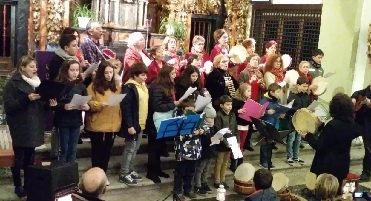 Foto 2 - El taller de Canto y Percusi&oacute;n se une al Coro infantil para ofrecer un delicioso recital de navidad