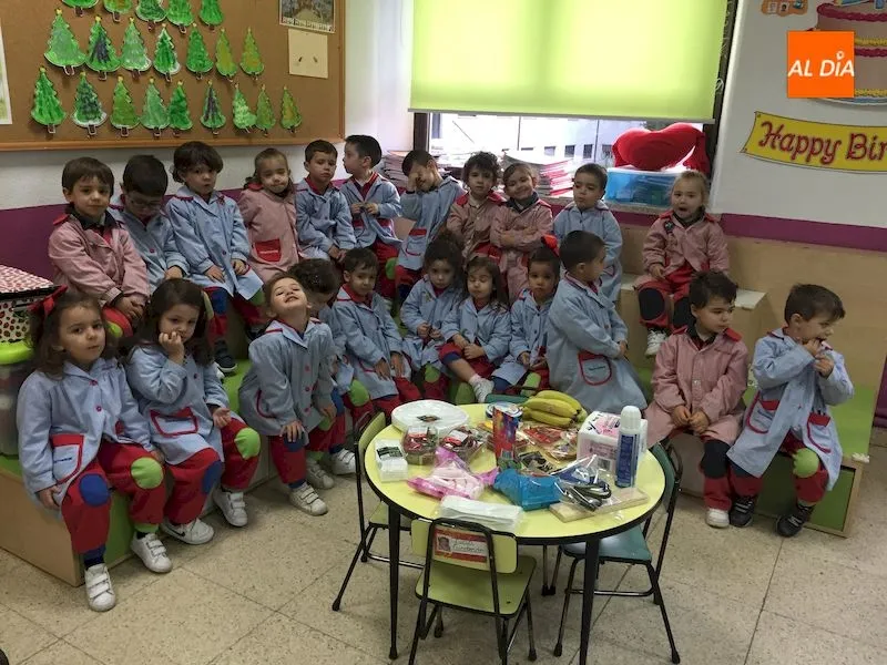 Foto 8 - Los m&aacute;s peque&ntilde;os del Colegio Trinitarios se divierten mediante un taller de cocina