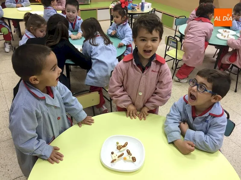 Foto 4 - Los m&aacute;s peque&ntilde;os del Colegio Trinitarios se divierten mediante un taller de cocina