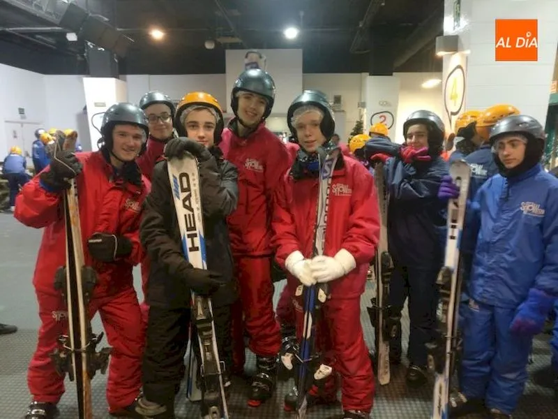 Foto 2 - Los alumnos de 4&ordm; ESO del Colegio San Juan Bosco disfrutan de una intensa jornada en Madrid