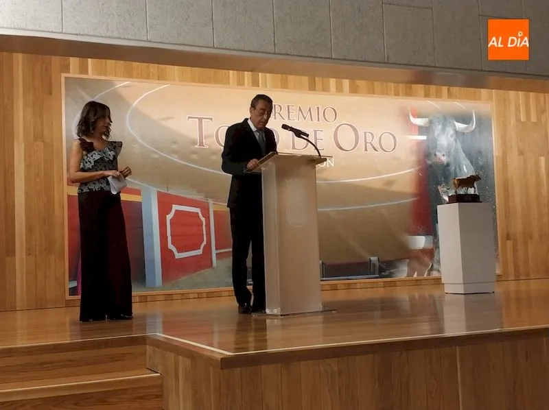 Foto 8 - &lsquo;Liricoso&rsquo;, de la ganader&iacute;a Montalvo, recibe el premio Toro de Oro de la Junta de Castilla y...