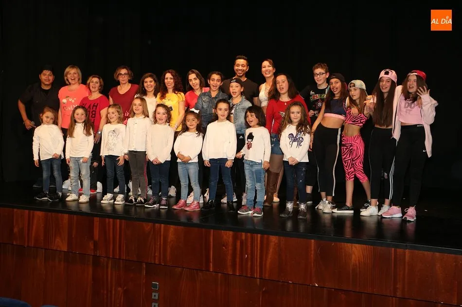 La escuela de baile cerró el ciclo de actuaciones municipales por Navidad