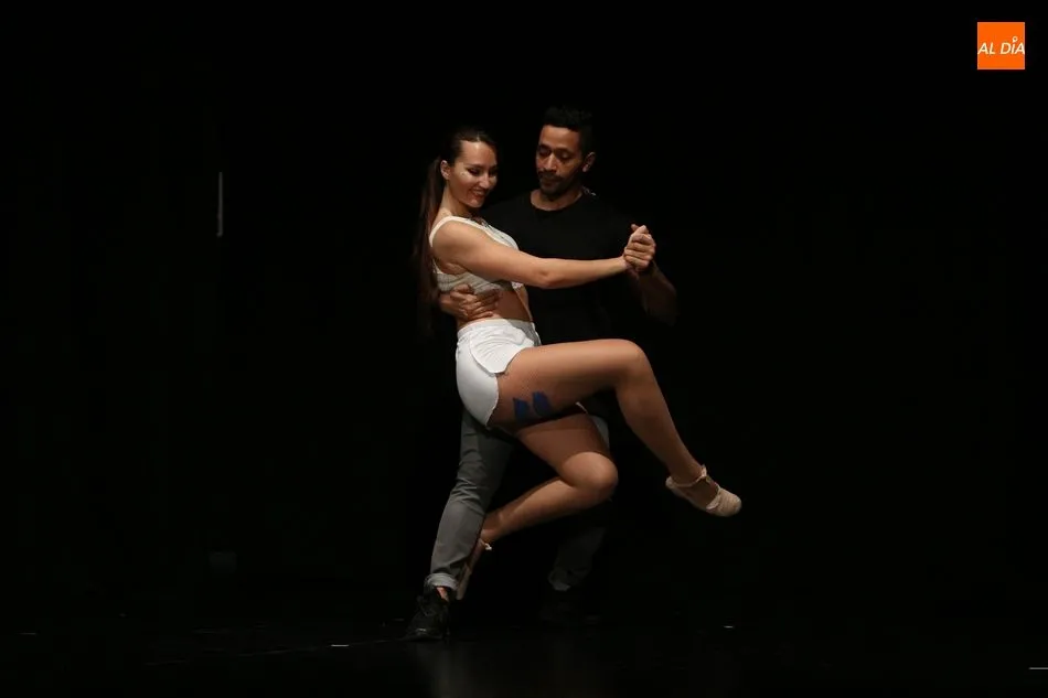 Foto 11 - Los ritmos latinos y el baile moderno ponen la guinda a las actuaciones de Navidad