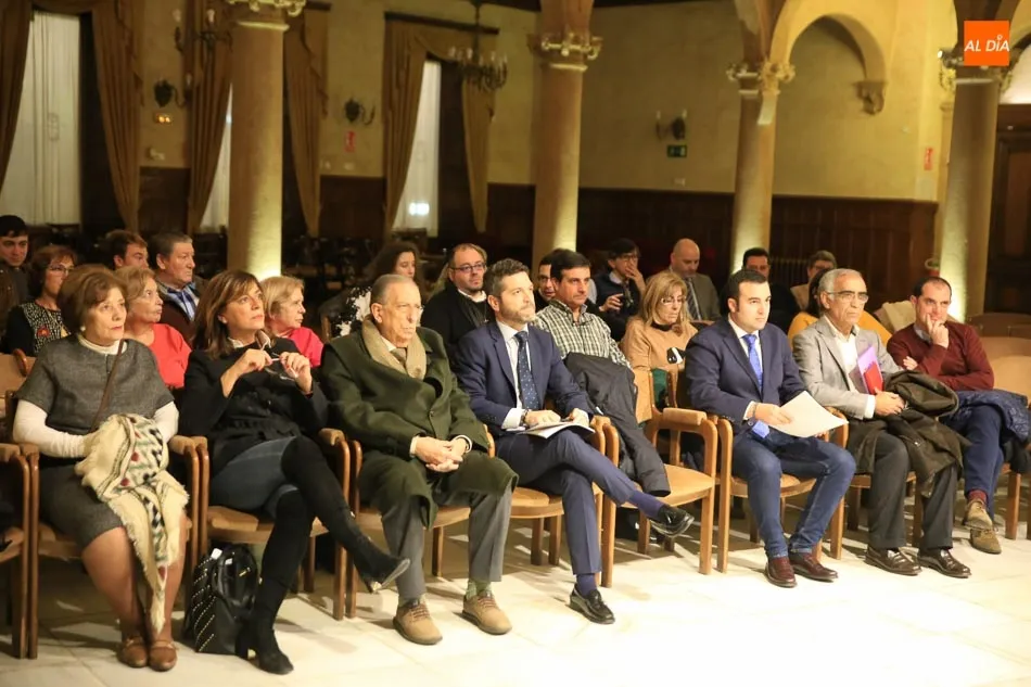 Foto 9 - Julio L&oacute;pez Revuelta pregona la Exaltaci&oacute;n de la Navidad de la Hermandad de Jes&uacute;s Despojado