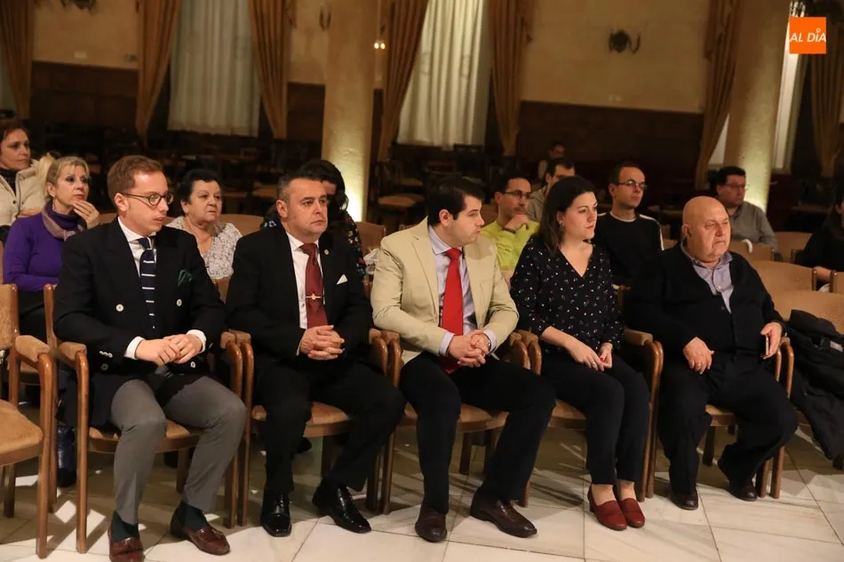 Foto 8 - Julio L&oacute;pez Revuelta pregona la Exaltaci&oacute;n de la Navidad de la Hermandad de Jes&uacute;s Despojado