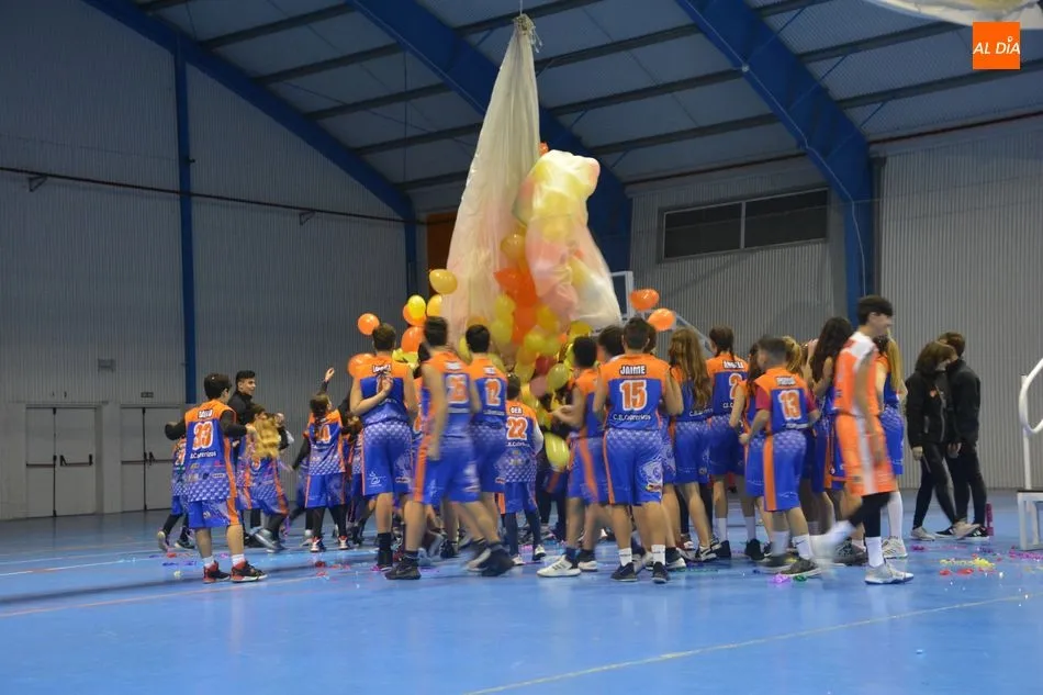 Foto 11 - El Club de Baloncesto Cabrerizos presenta a su &lsquo;gran familia&rsquo;