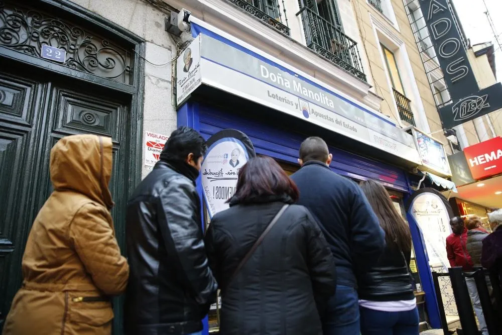 Foto 2 - Los salmantinos gastan casi 70 euros de media en la Loter&iacute;a de Navidad