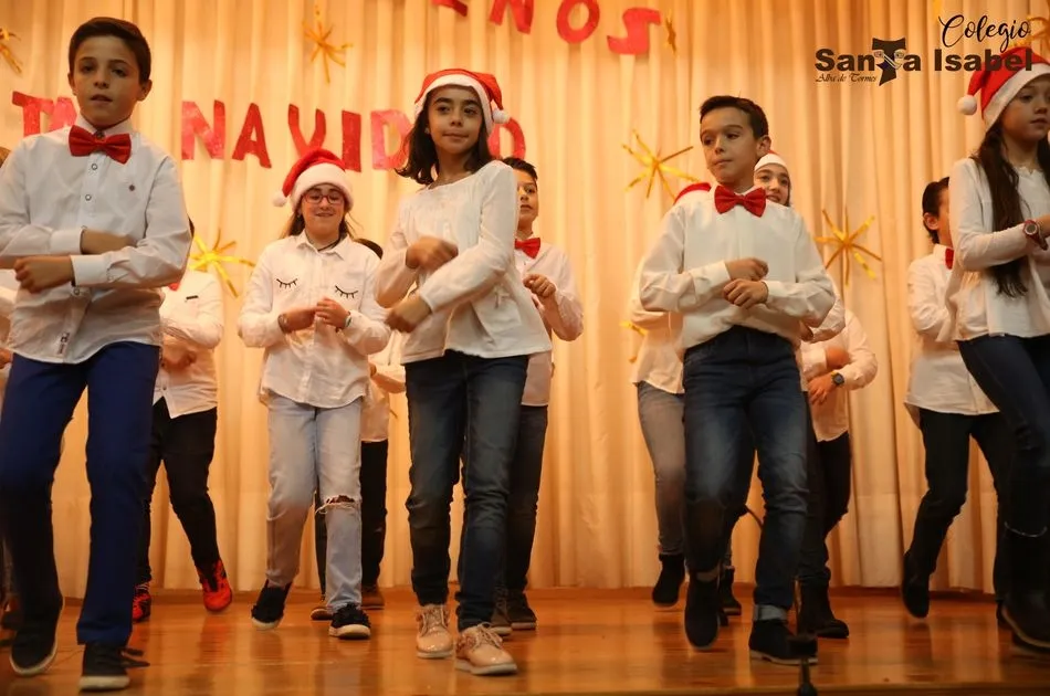 Foto 7 - Finalizan las actuaciones navide&ntilde;as en el Colegio Santa Isabel