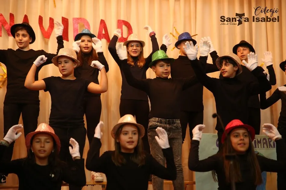 Foto 5 - Finalizan las actuaciones navide&ntilde;as en el Colegio Santa Isabel