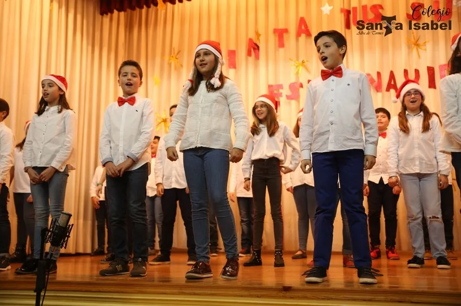 Foto 2 - Finalizan las actuaciones navide&ntilde;as en el Colegio Santa Isabel