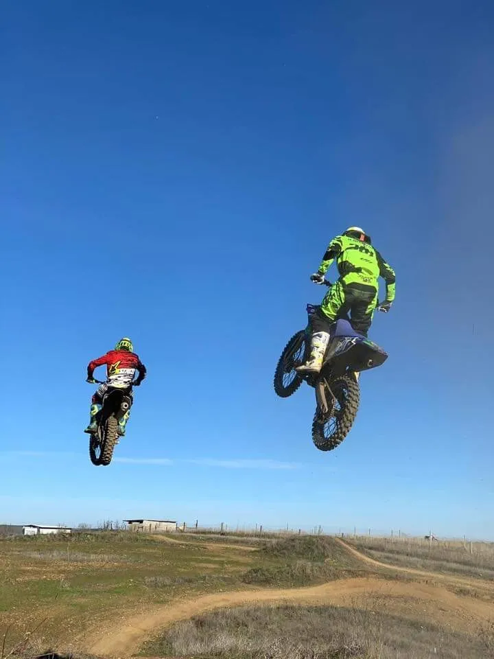 Foto 6 - Medio centenar de pilotos rodar&aacute; el domingo en el circuito de Gallegos  
