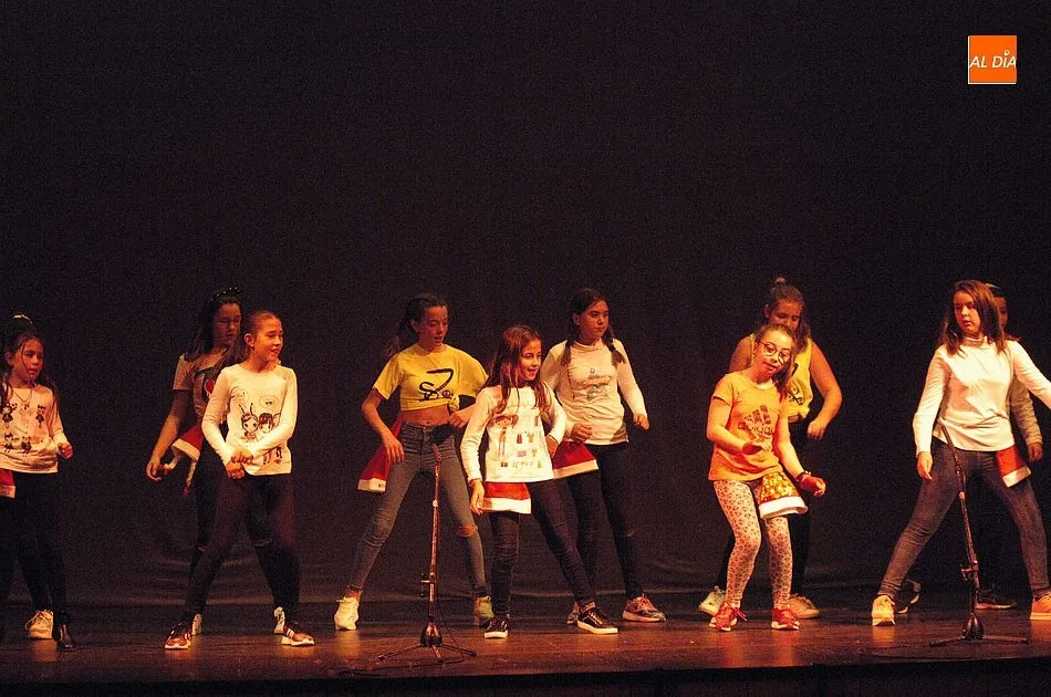 Foto 6 - El Colegio Mir&oacute;briga festeja la Navidad con una doble funci&oacute;n con mucho ritmo  