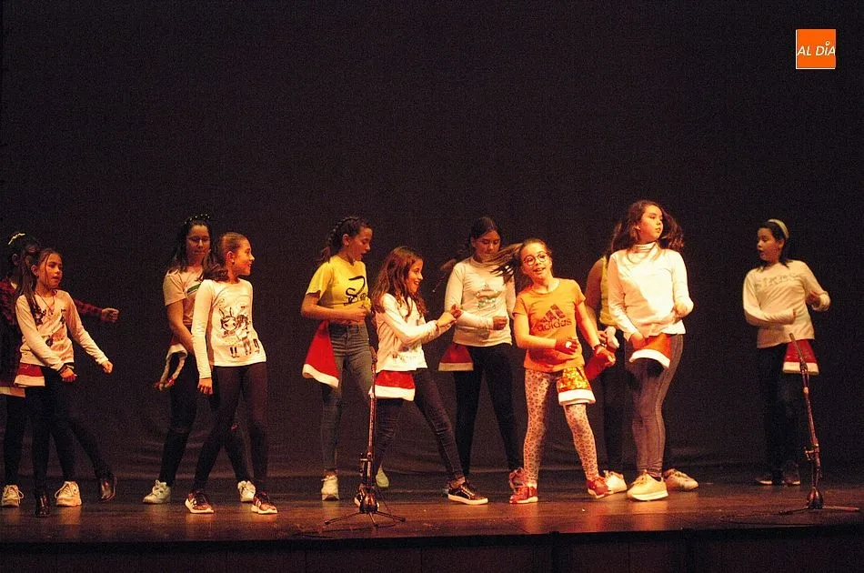 Foto 7 - El Colegio Mir&oacute;briga festeja la Navidad con una doble funci&oacute;n con mucho ritmo  