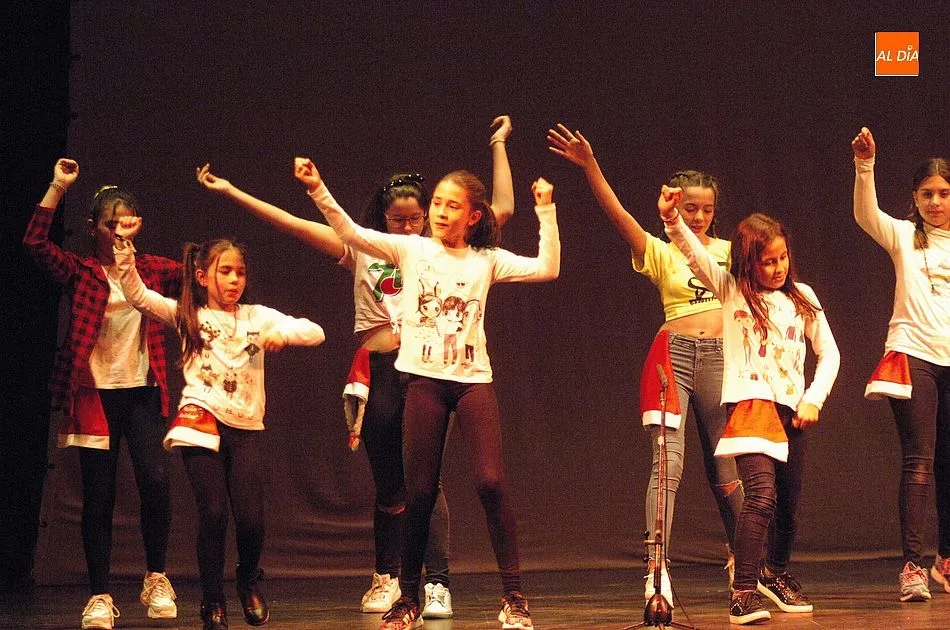 Foto 5 - El Colegio Mir&oacute;briga festeja la Navidad con una doble funci&oacute;n con mucho ritmo  