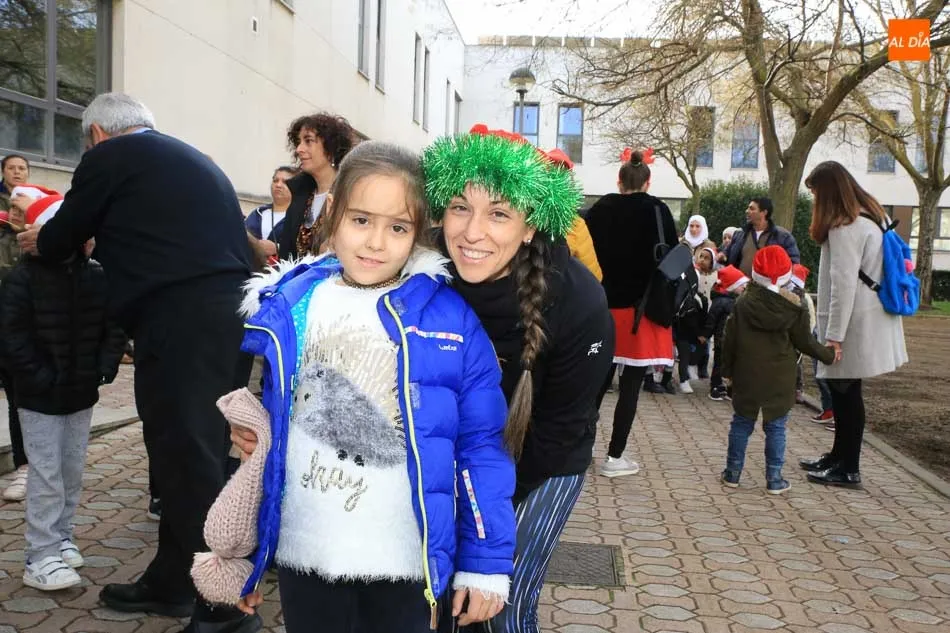 Foto 6 - El CEIP Lazarillo de Tormes ofrece su pasacalles musical a todos los vecinos de Chamber&iacute;  