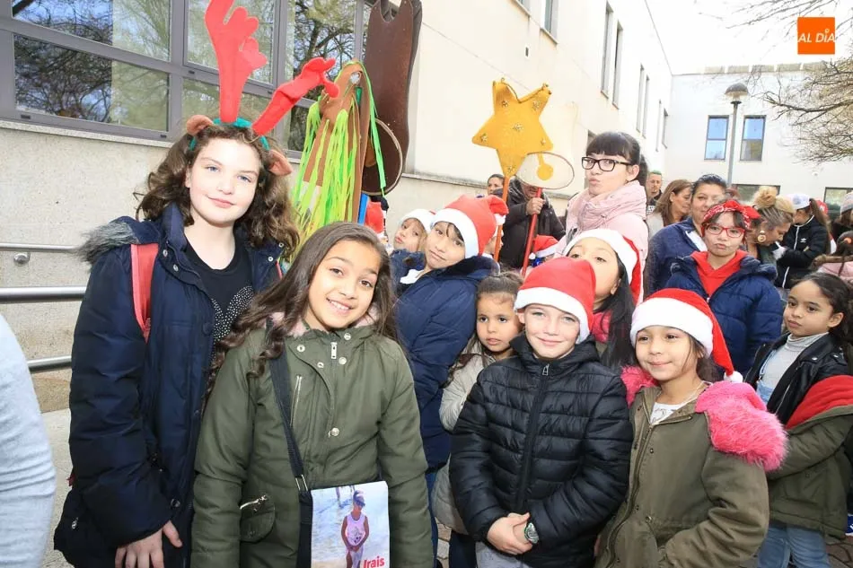 Foto 4 - El CEIP Lazarillo de Tormes ofrece su pasacalles musical a todos los vecinos de Chamber&iacute;  