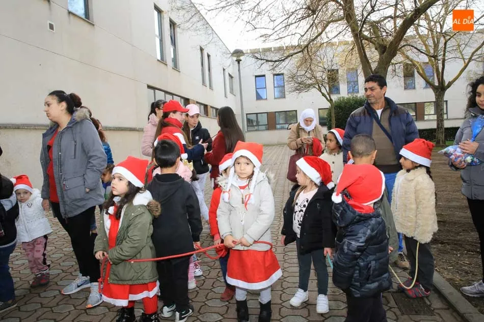 Foto 3 - El CEIP Lazarillo de Tormes ofrece su pasacalles musical a todos los vecinos de Chamber&iacute;  