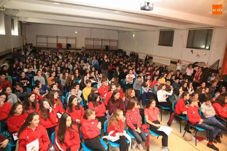 Foto 7 - Alumnos del Colegio San Juan Bosco disfrutan de un encuentro intergeneracional  