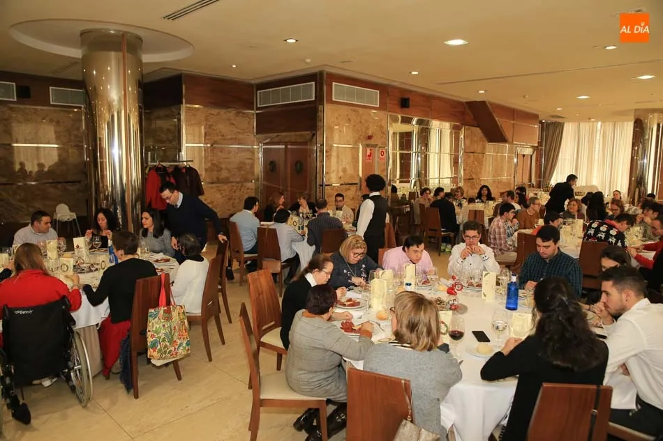Foto 2 - Insolamis celebra una familiar comida de Navidad