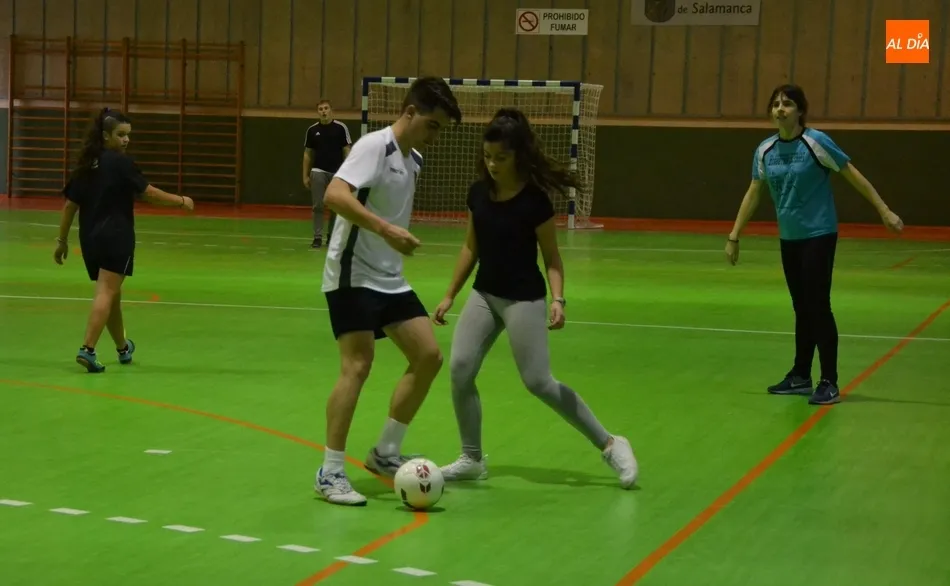 Foto 7 - El IES Fray Diego cierra el primer trimestre con m&uacute;sica y deporte  