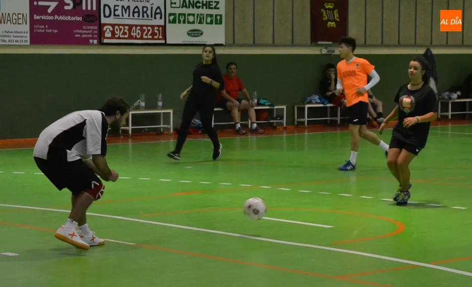 Foto 8 - El IES Fray Diego cierra el primer trimestre con m&uacute;sica y deporte  
