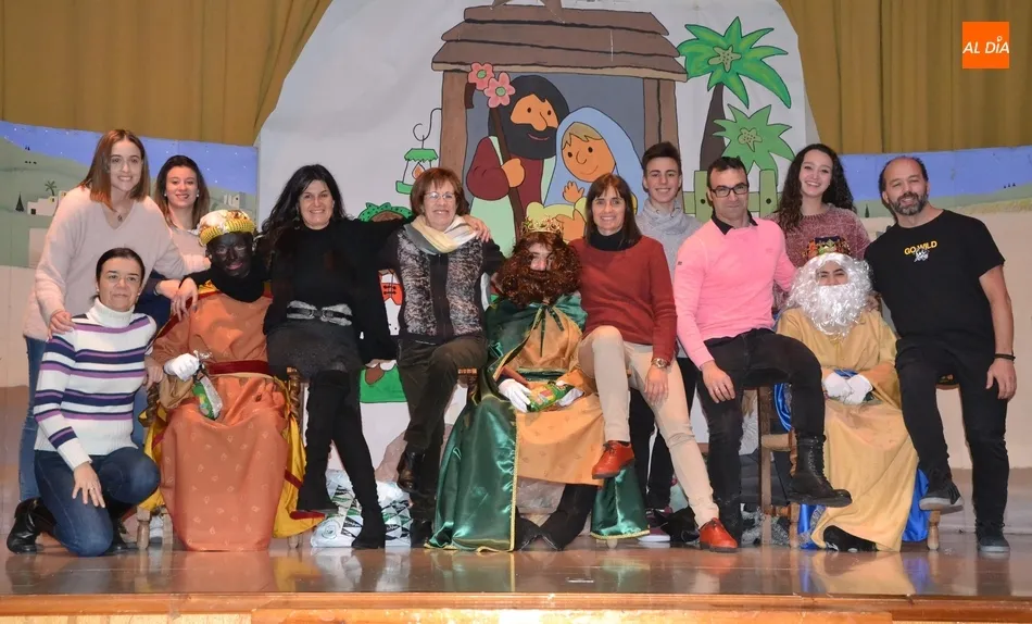 Foto 10 - El Colegio Misioneras-Santa Teresa recibe a los Reyes Magos antes de irse de vacaciones  