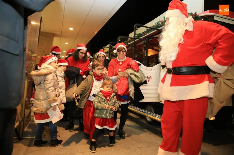 Foto 11 - Pap&aacute; Noel llega a Salamanca cargado de regalos para grandes y peque&ntilde;os