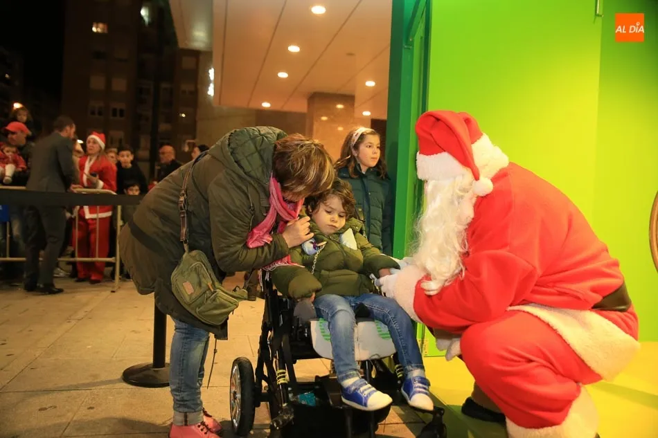 Foto 6 - Pap&aacute; Noel llega a Salamanca cargado de regalos para grandes y peque&ntilde;os