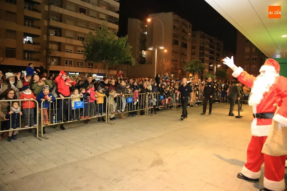 Foto 2 - Pap&aacute; Noel llega a Salamanca cargado de regalos para grandes y peque&ntilde;os