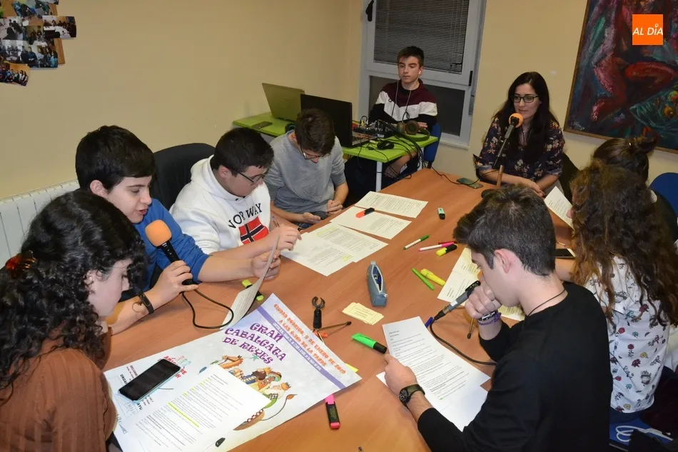 Foto 6 - Radio i despide el a&ntilde;o con una emisi&oacute;n en directo con varias entrevistas  