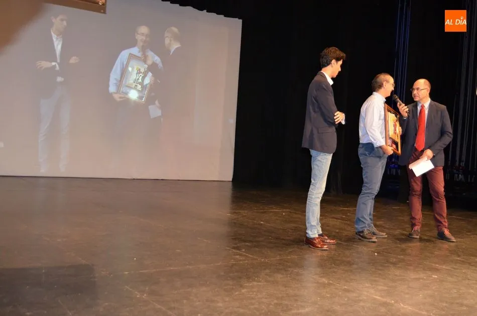 Foto 3 - &Aacute;ngela Nieto y Alfredo Gil se alzan con los premios absolutos de la Gala del Deporte bejarano  