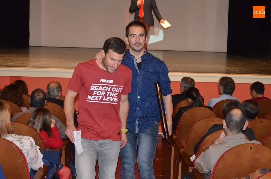 Foto 2 - &Aacute;ngela Nieto y Alfredo Gil se alzan con los premios absolutos de la Gala del Deporte bejarano  