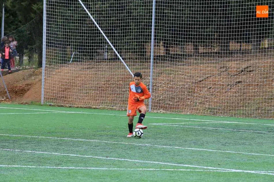 Foto 7 - Jorge D&acute;Alessandro apadrina la zona deportiva de Valdelagua, Aldebar&aacute;n y &Aacute;tika  