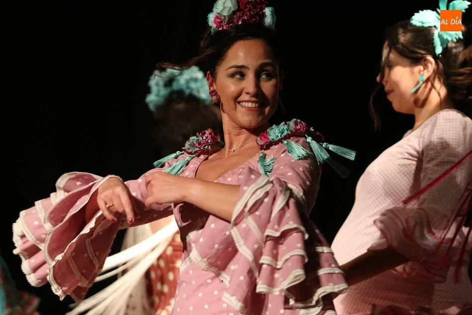Foto 2 - La solidaridad llena el teatro con una nueva edici&oacute;n de la gala ben&eacute;fica de baile