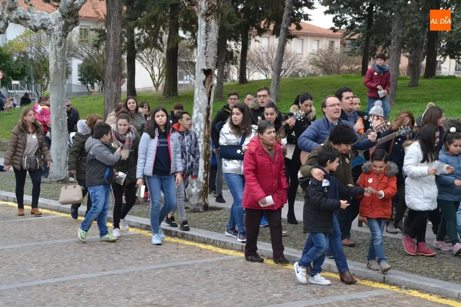 Más de un centenar de niños inunda de estrellas las calles mirobrigenses  