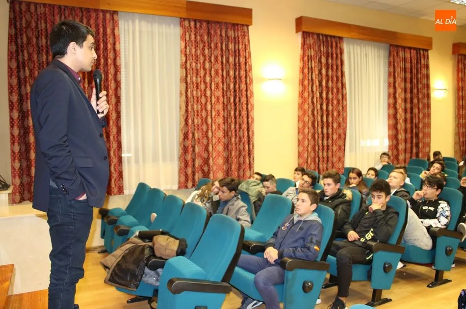 Foto 4 - &ldquo;Un activista en derechos humanos siempre toca intereses del poder y se pone en peligro&rdquo;
