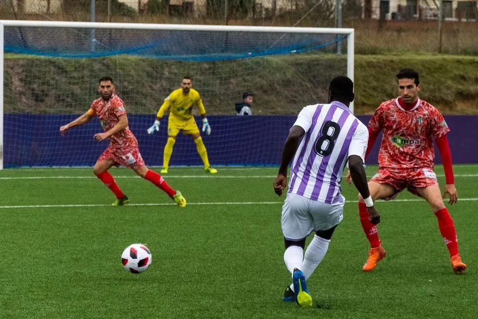 El viaje a los anexos del Nuevo Zorrilla se salda con una nueva derrota para los chacineros. Fotos: Twitter Real Valladolid