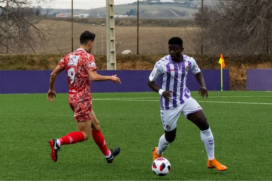 Foto 5 - Un CD Guijuelo en mala racha despide el a&ntilde;o con derrota ante el Valladolid B (2-1)