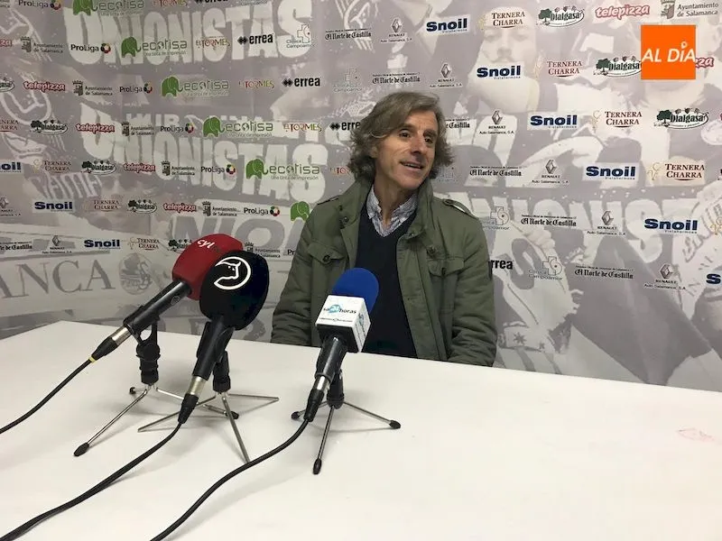 Roberto Aguirre durante la rueda de prensa