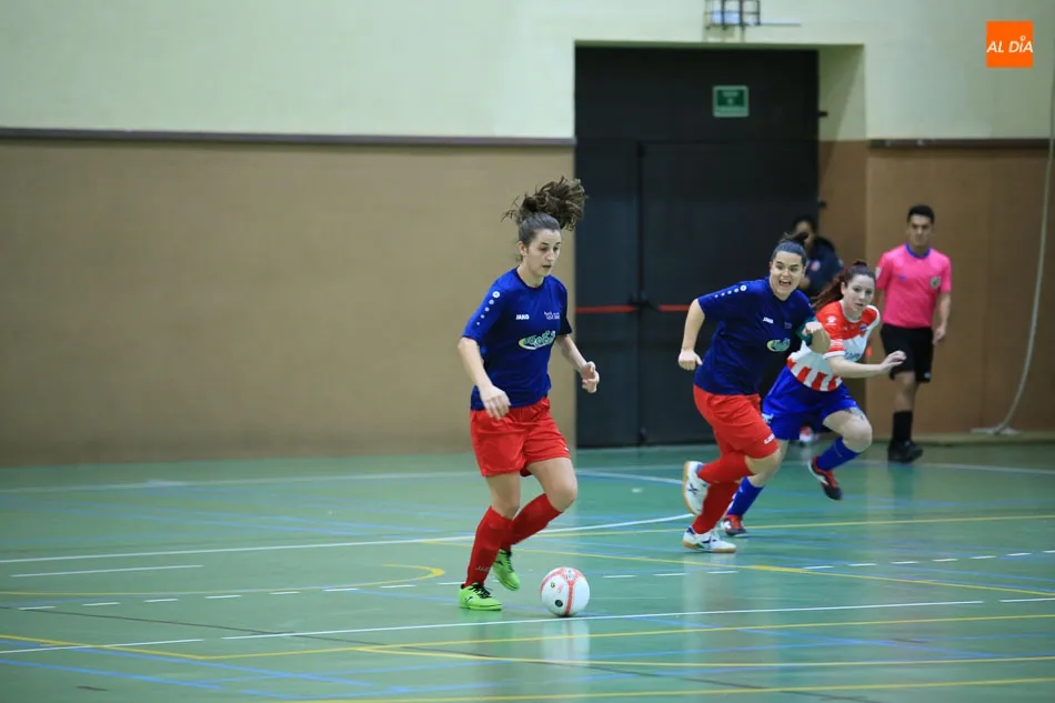 Foto 11 - La USAL cae de manera clara ante el Navalcarnero (1-5)