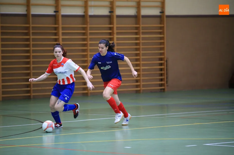 Foto 9 - La USAL cae de manera clara ante el Navalcarnero (1-5)