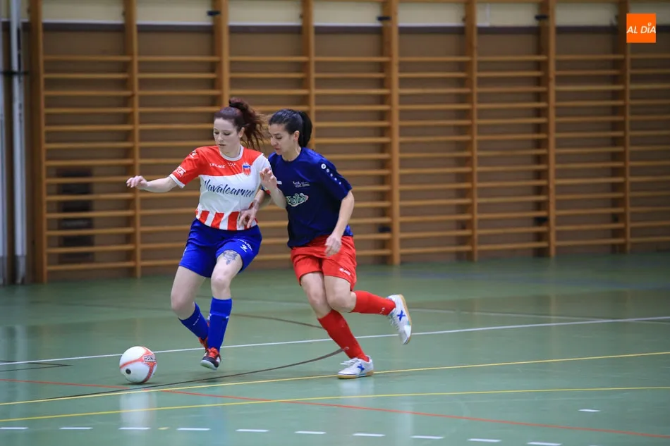 Foto 6 - La USAL cae de manera clara ante el Navalcarnero (1-5)