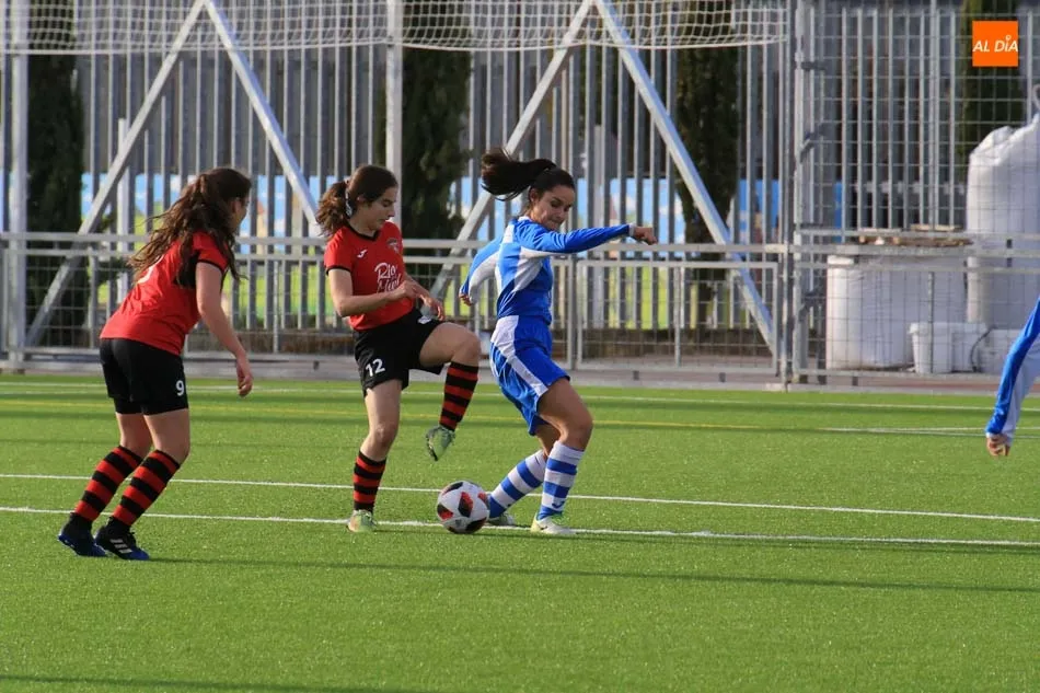 Foto 9 - C&oacute;moda victoria del Salamanca FF ante el Nuestra Se&ntilde;ora de Bel&eacute;n (3-0)