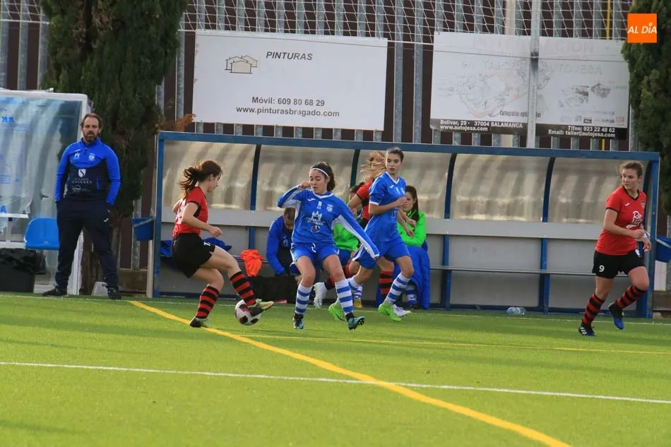 Foto 8 - C&oacute;moda victoria del Salamanca FF ante el Nuestra Se&ntilde;ora de Bel&eacute;n (3-0)