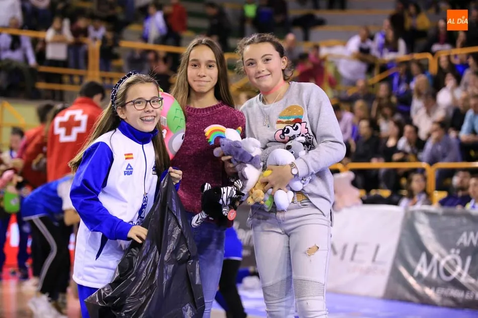 Foto 4 - Perfumer&iacute;as Avenida derrota al IDK Gipuzkoa tras una gran primera parte (58-54)
